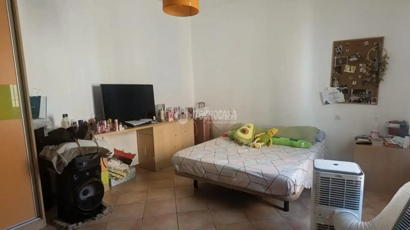 Dormitori de Casa adosada en venda en La Carolina amb Jardí privat
