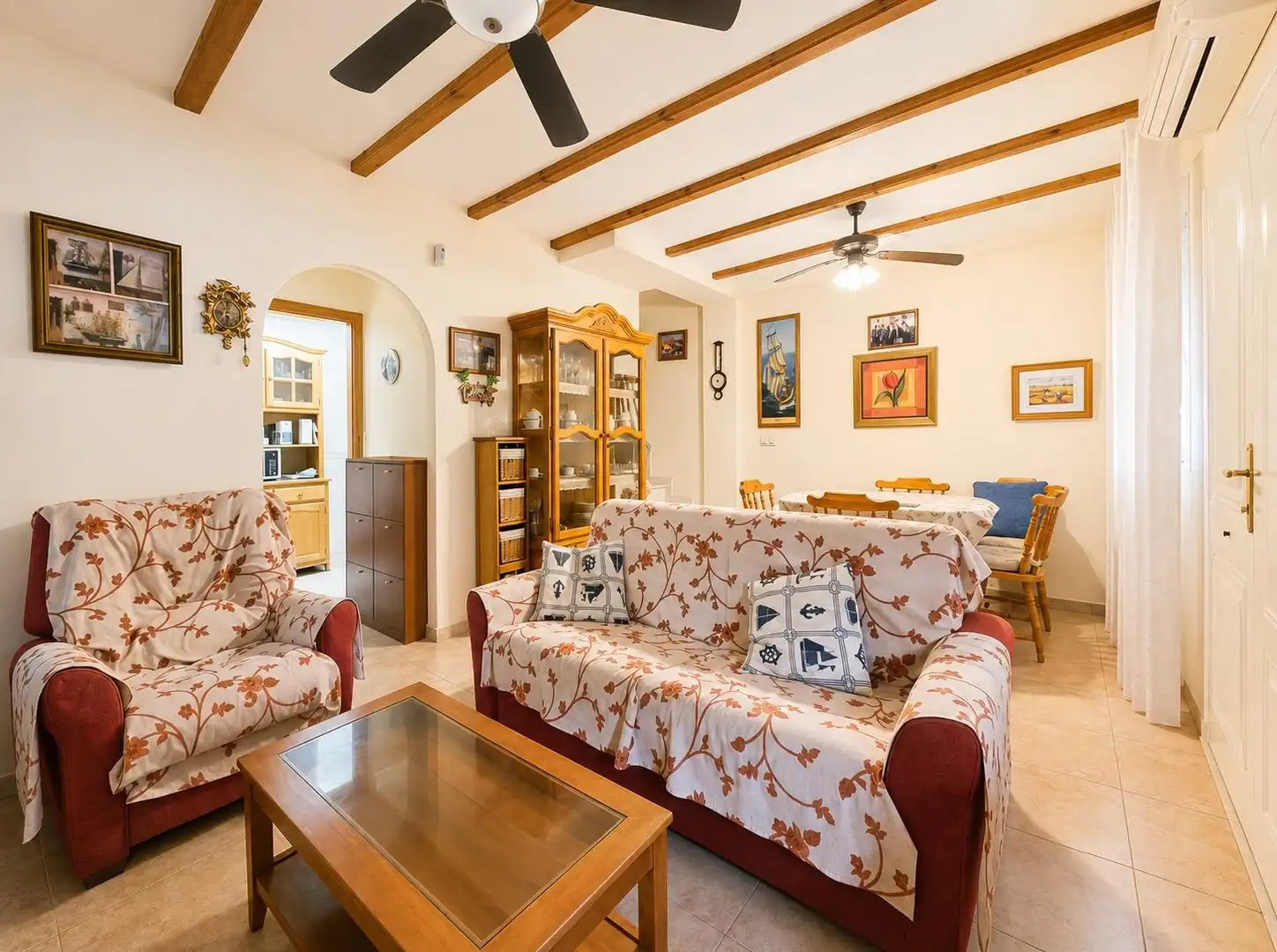 Sala d'estar de Casa o xalet en venda en Santa Pola amb Aire condicionat, Calefacció i Jardí privat