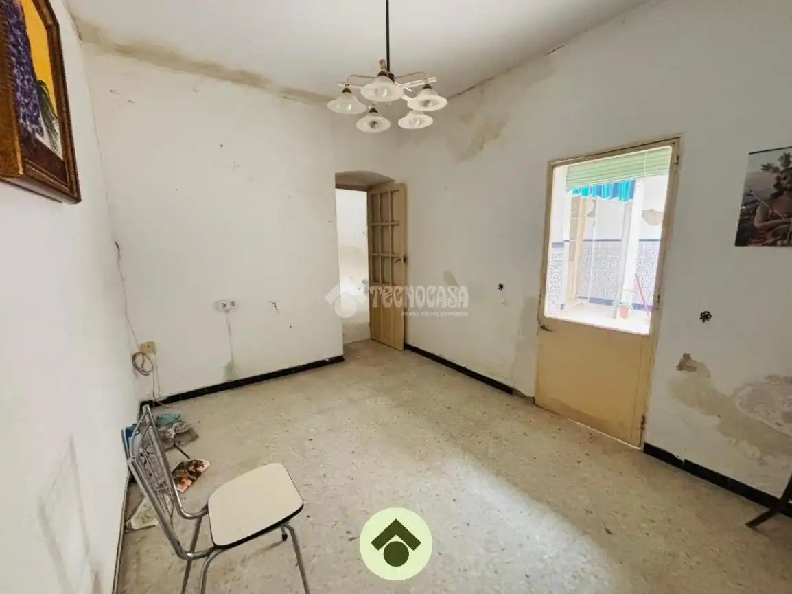Detached homes for sale in El Carpio
