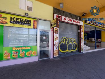 Local comercial en venda a Avenida Avenida Juan Pablo II 92