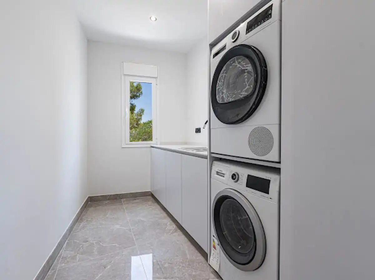 Baño de Casa adosada en venta en Benahavís con Aire acondicionado, Terraza y Trastero