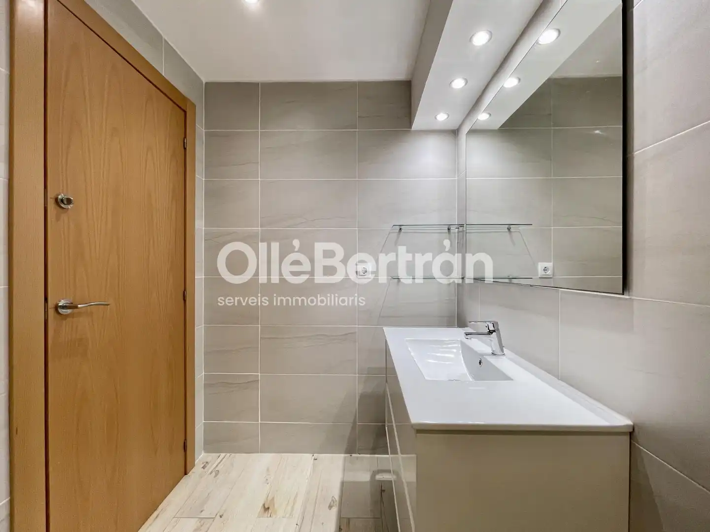 Baño de Oficina de alquiler en L'Hospitalet de Llobregat