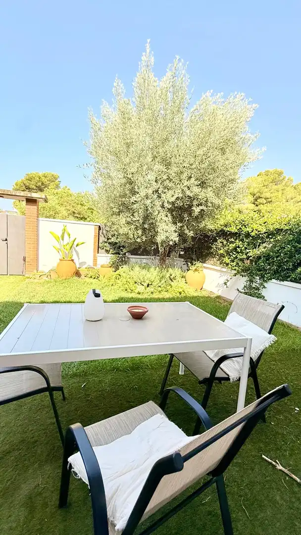 Jardí de Casa adosada en venda en Cunit amb Aire condicionat, Calefacció i Jardí privat