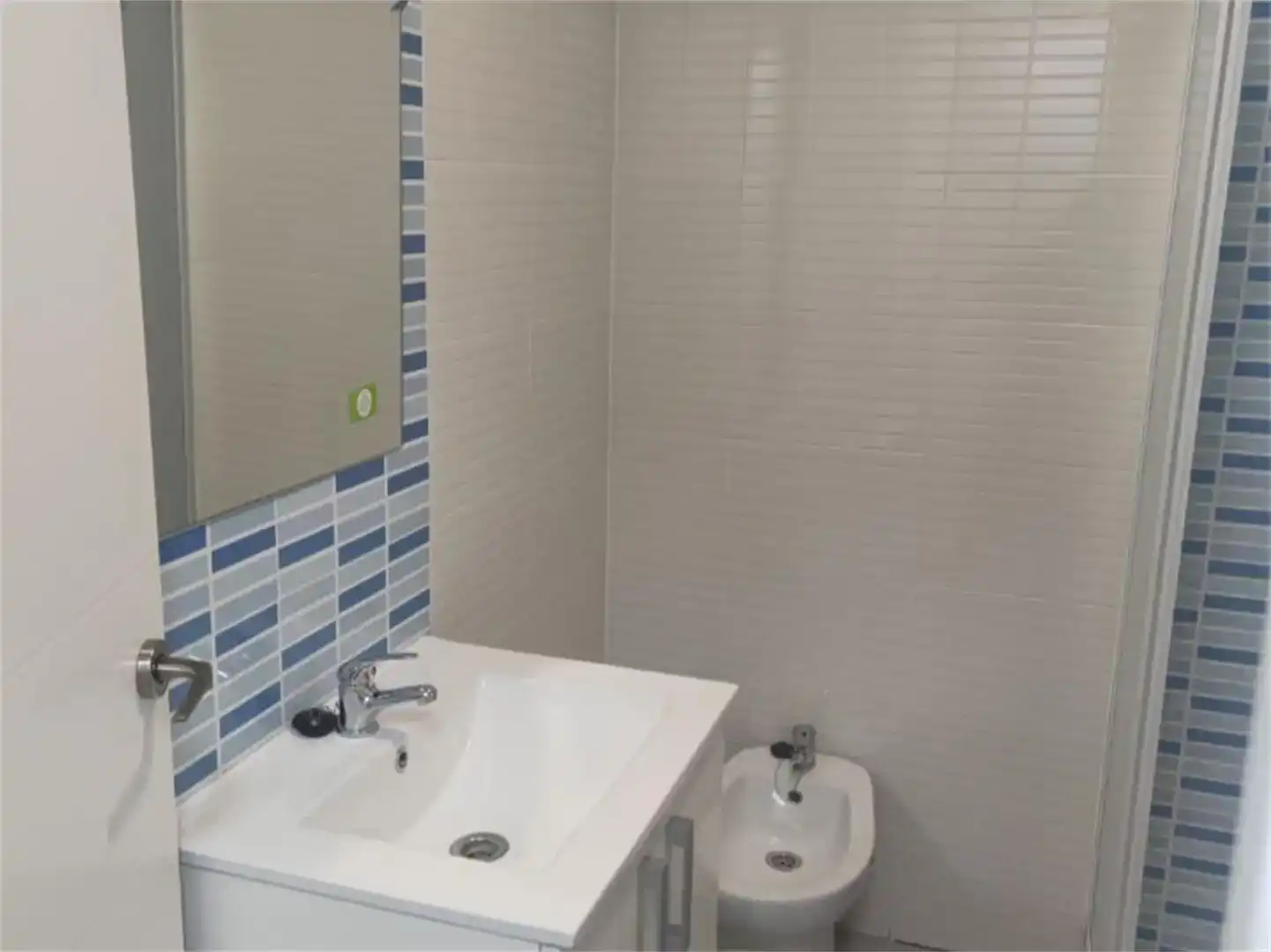 Badezimmer von Dachboden zur Miete in Rollo - Puente Ladrillo