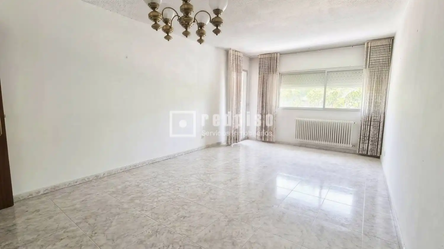 Sala d'estar de Pis en venda en Madrid amb Calefacció i Terrassa