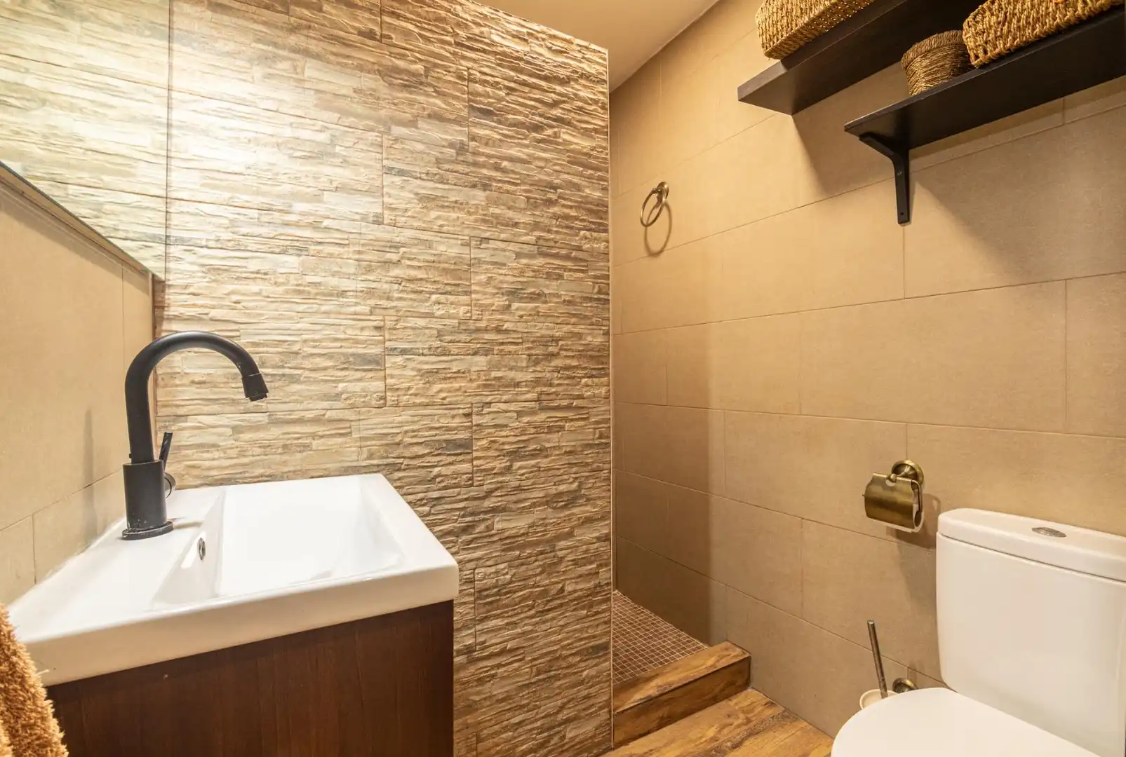 Bathroom of Flat for sale in Elche / Elx  with Furnished and Balcony