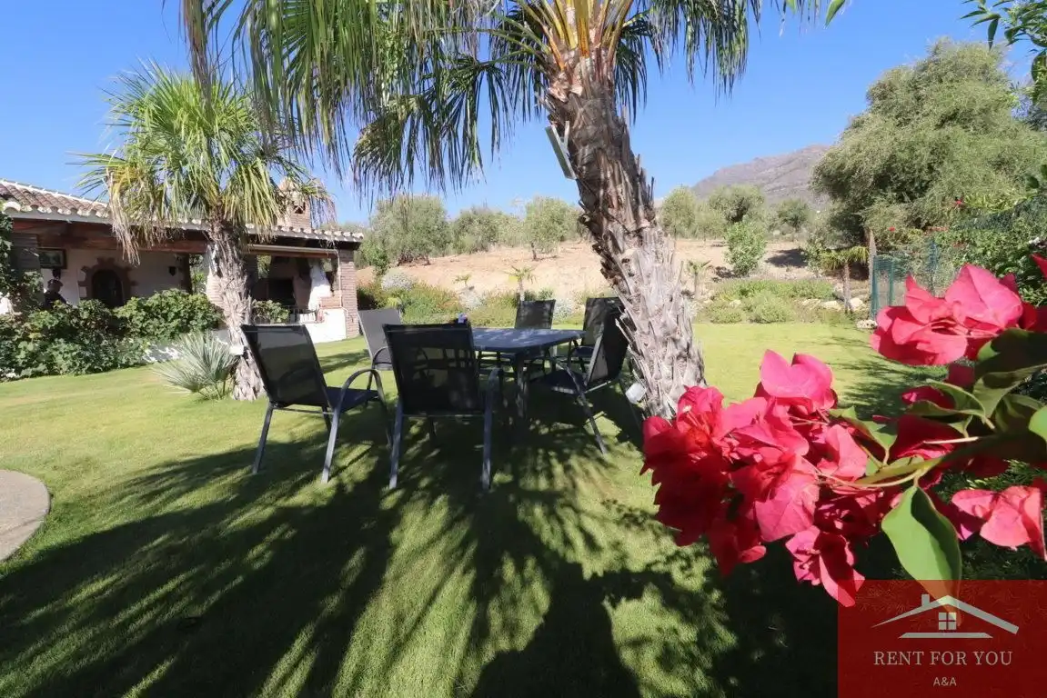 Jardí de Casa o xalet de lloguer en Alozaina amb Aire condicionat, Jardí privat i Piscina