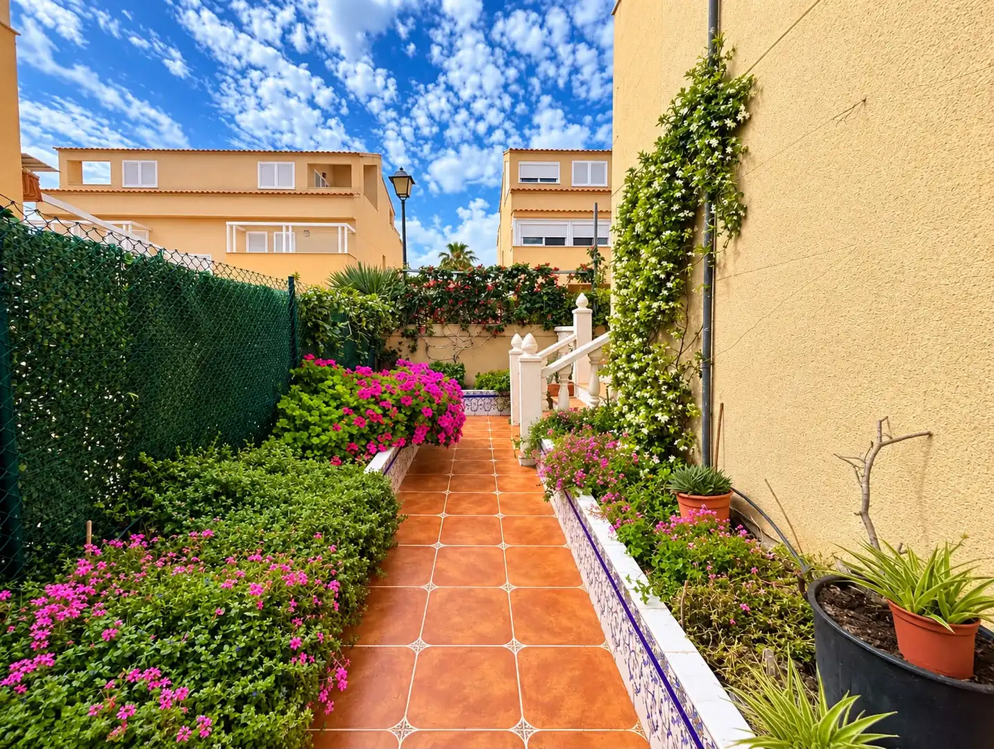 Terraced house with terrace for sale in Calle Versalles 7, imagen 5
