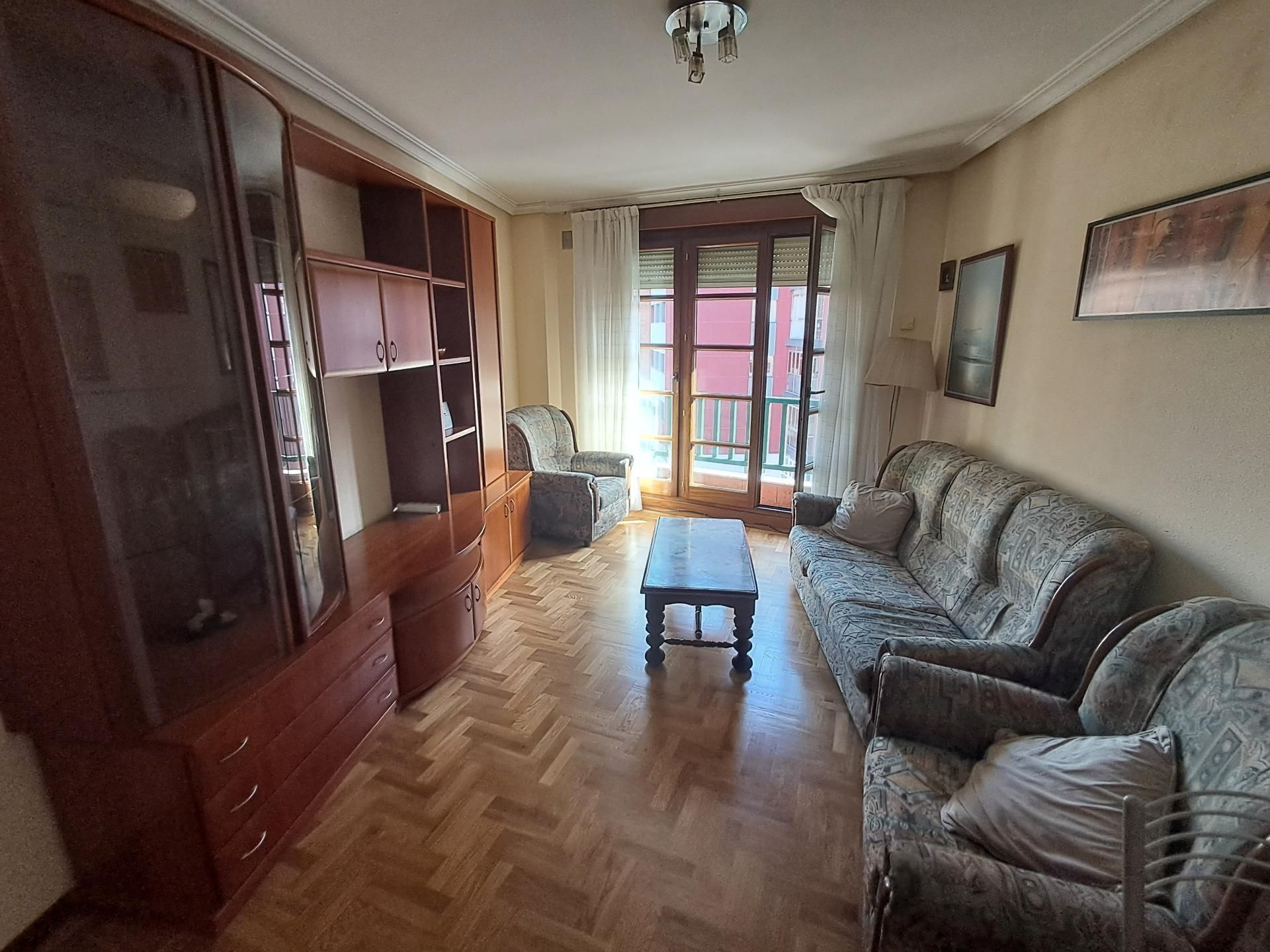 Living room of Apartment for sale in Oviedo   with Heating, Storage room and Balcony