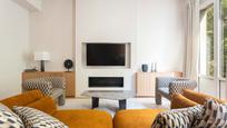 Sala d'estar de Apartament en venda en  Barcelona Capital amb Aire condicionat, Calefacció i Parquet