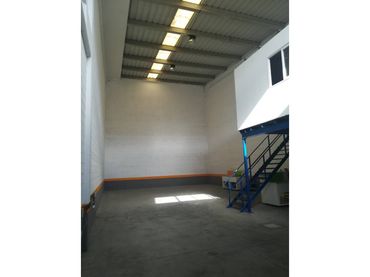 Industrial building to rent in Los Olivos - Los Ángeles