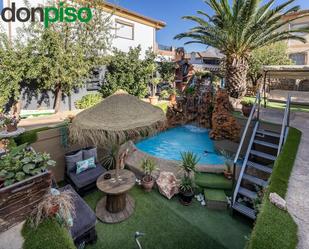 Piscina de Casa o xalet en venda en Iznalloz amb Aire condicionat, Terrassa i Piscina