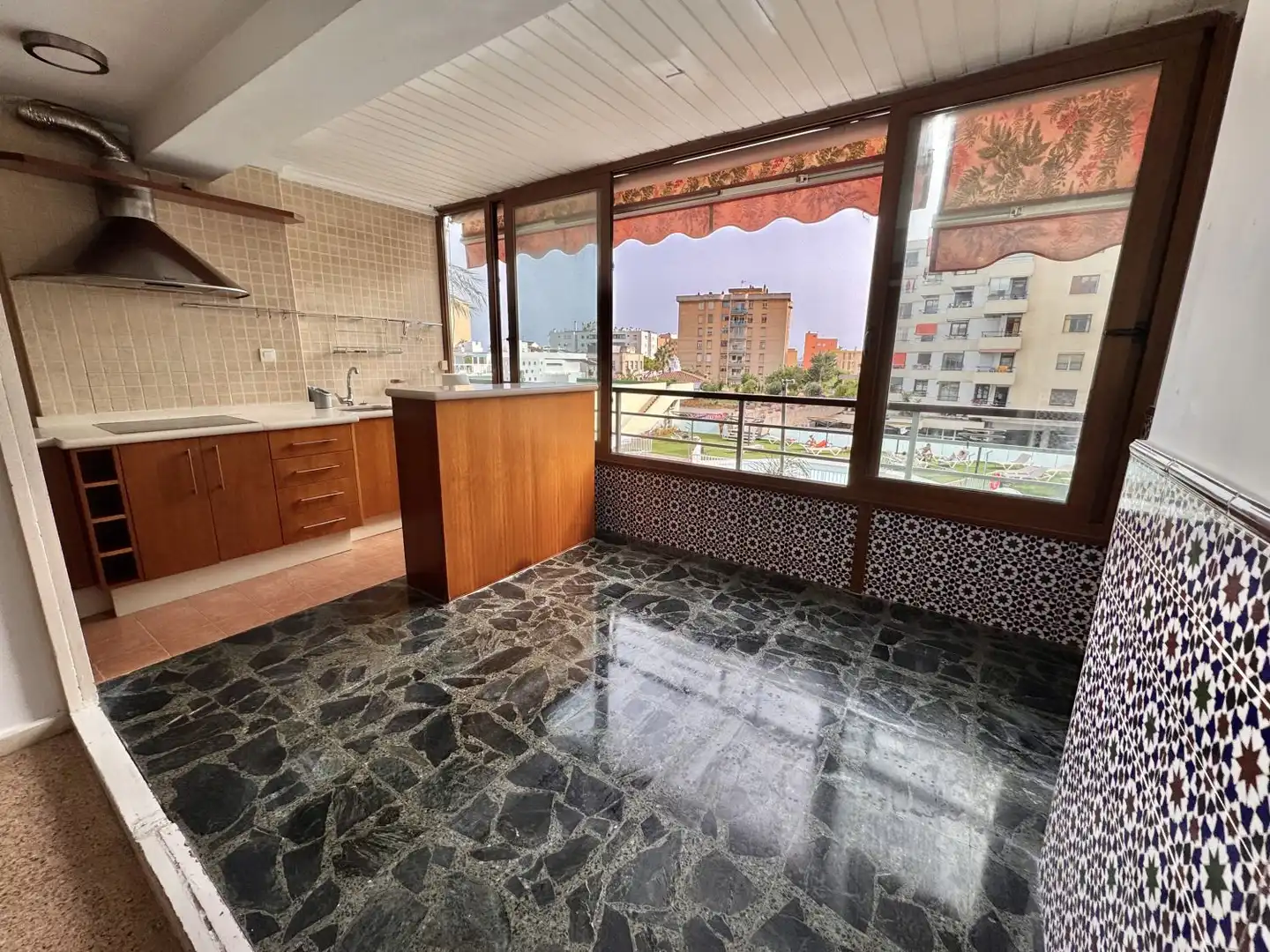 Cocina de Apartamento en venta en Torremolinos con Aire acondicionado, Calefacción y Trastero