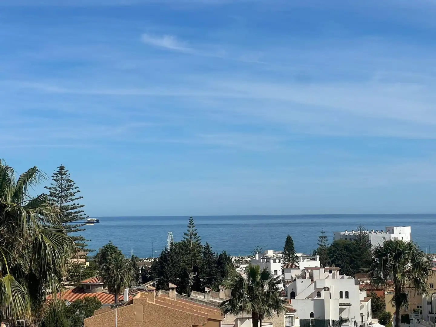 Außenansicht von Wohnung zum Verkauf in Torremolinos mit Klimaanlage, Privatgarten und Terrasse