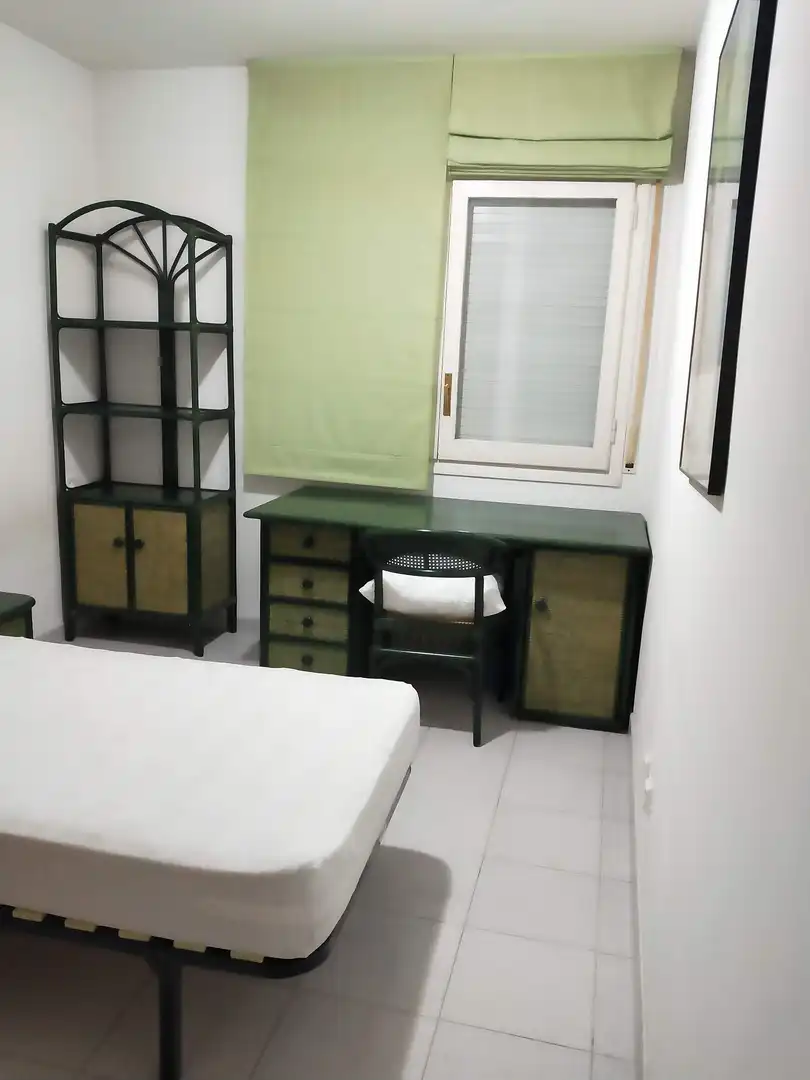 Bedroom of Flat for rent in Girona  with Furnished