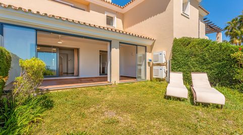 Foto 2 de Dúplex en venda a Avenida de las Golondrinas, 1, Atalaya - Isdabe, Estepona