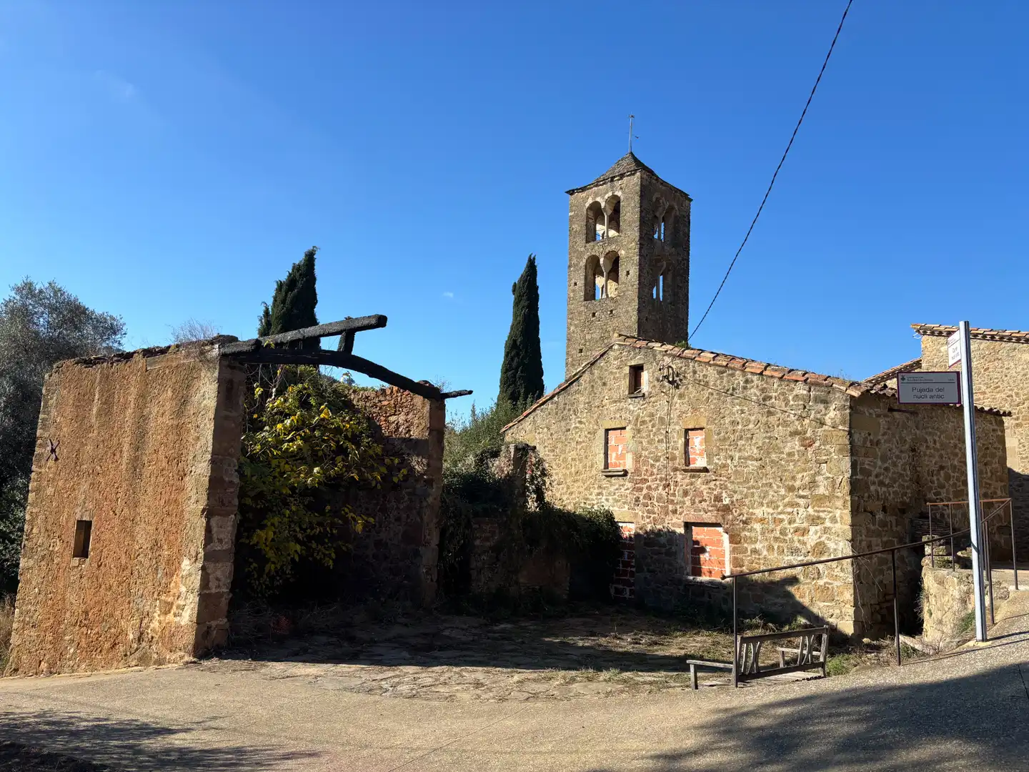 Casa rústica amb jardí en venda a Carrer de l’església