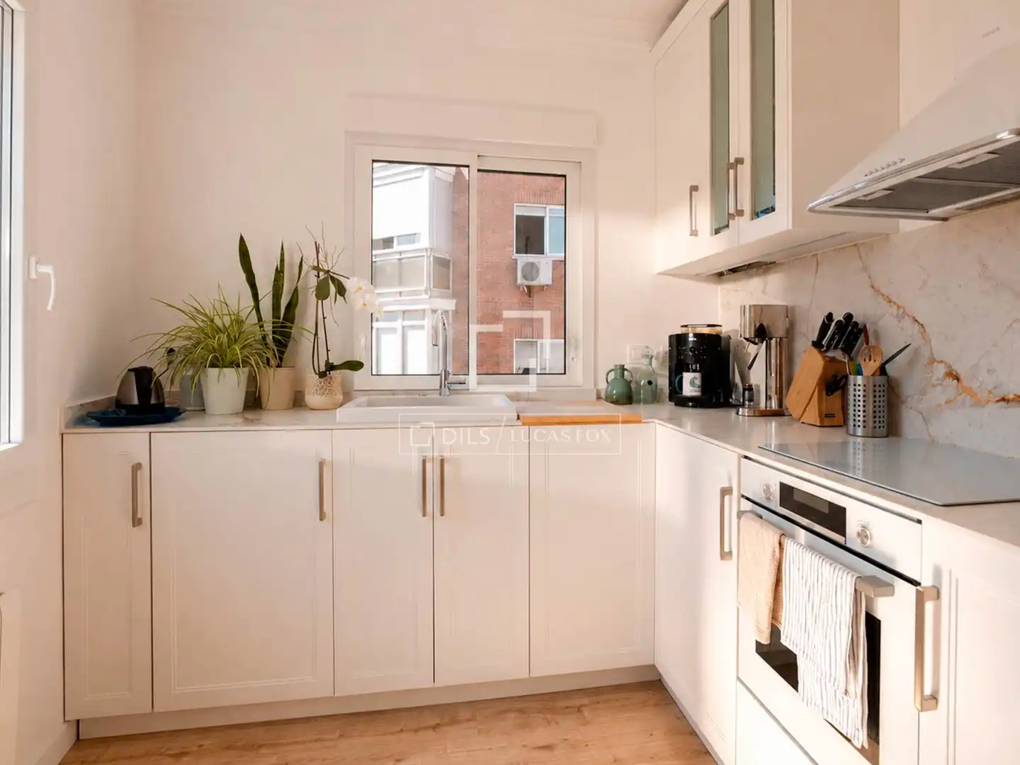 Küche von Wohnung zum Verkauf in Madrid mit Klimaanlage und Heizung