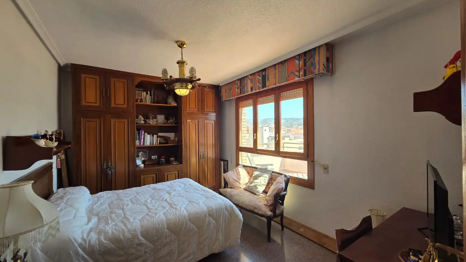 Habitación de Ático en venta en Elda con Aire acondicionado, Terraza y Balcón