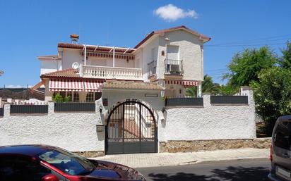 House or chalet for sale in Calle Sevillanos, Sevilla la Nueva