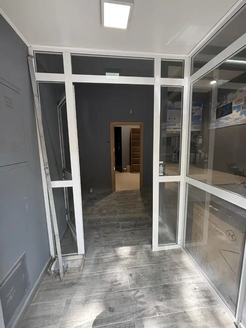 Gewerbefläche zum Verkauf in Calle José María de Pereda, imagen 2