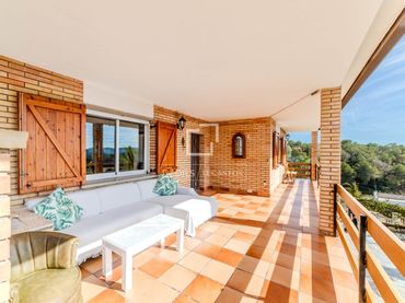 Detached house with balcony for sale in Olivella