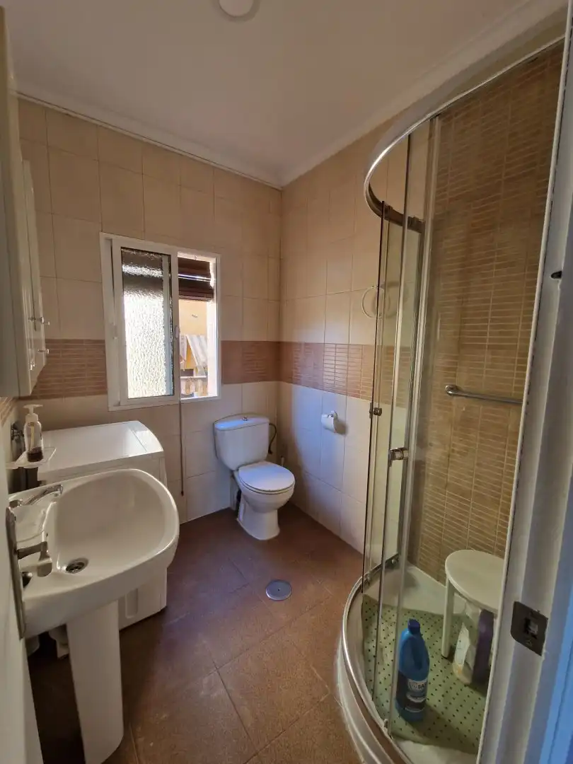 Baño de Piso en venta en Lora del Río con Aire acondicionado, Calefacción y Amueblado