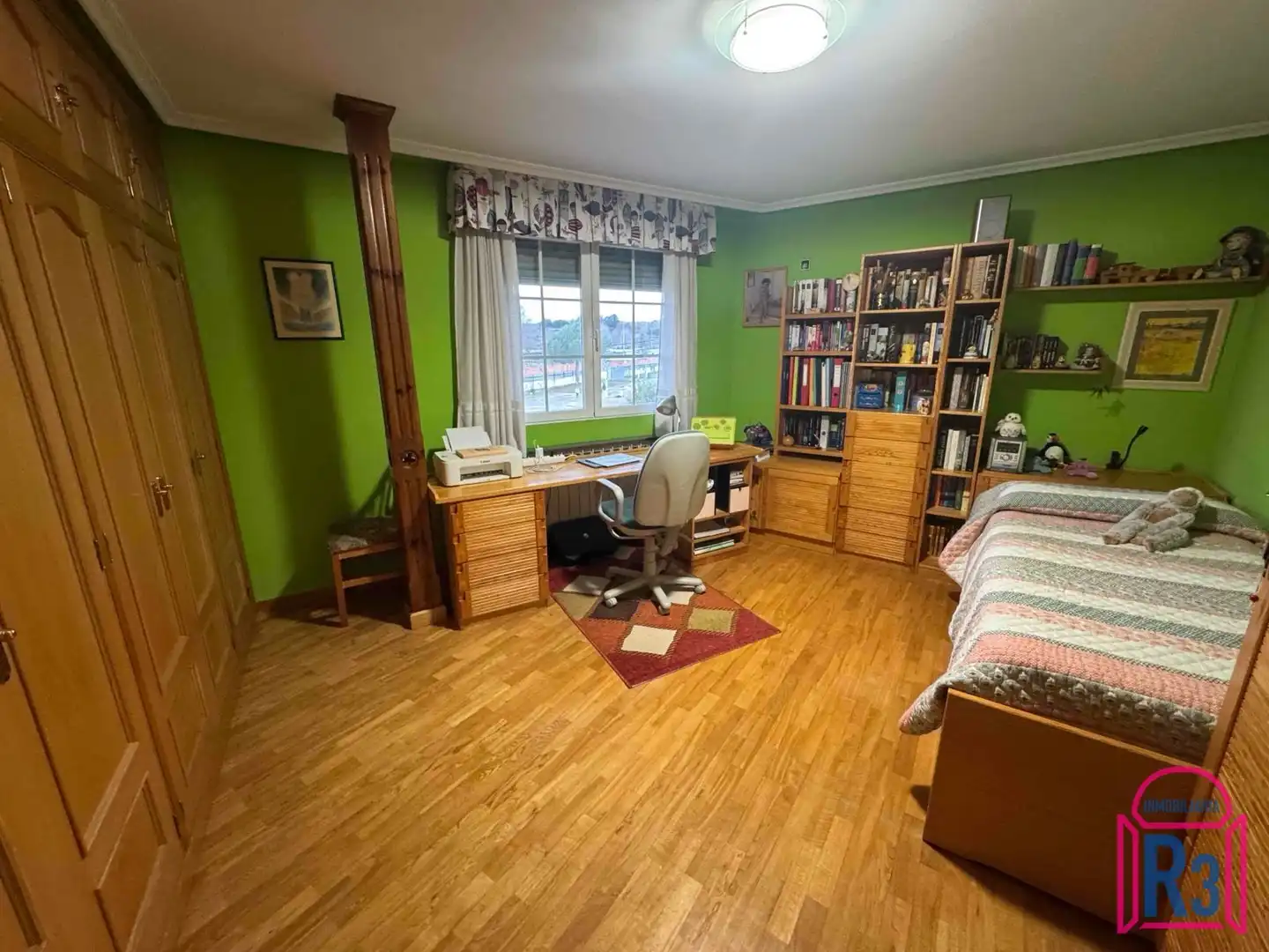 Habitación de Casa adosada en venta en San Andrés del Rabanedo con Calefacción y Amueblado