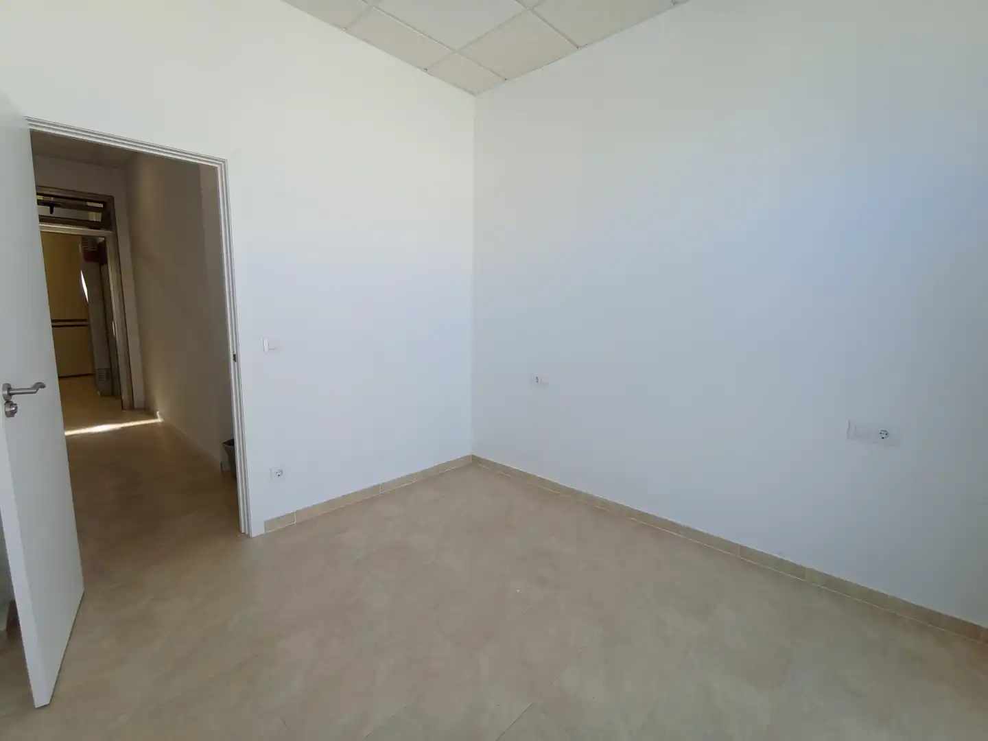 Local comercial en venda a C/ Isaac Peral, imagen 7