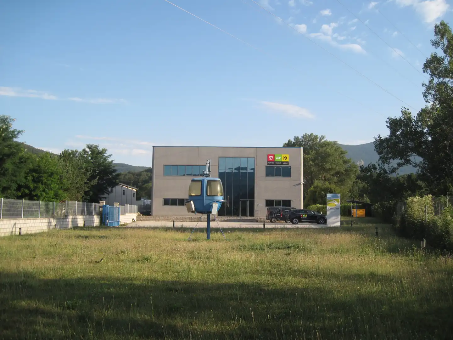 Vista exterior de Nau industrial en venda en Castiello de Jaca, Huesca