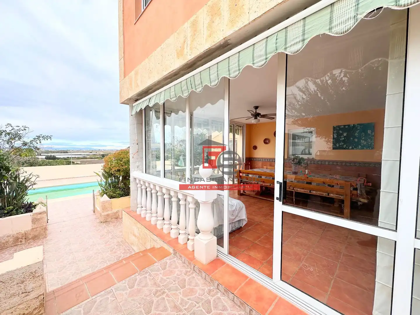 Vista exterior de Casa o xalet en venda en Cullera amb Jardí privat, Terrassa i Traster