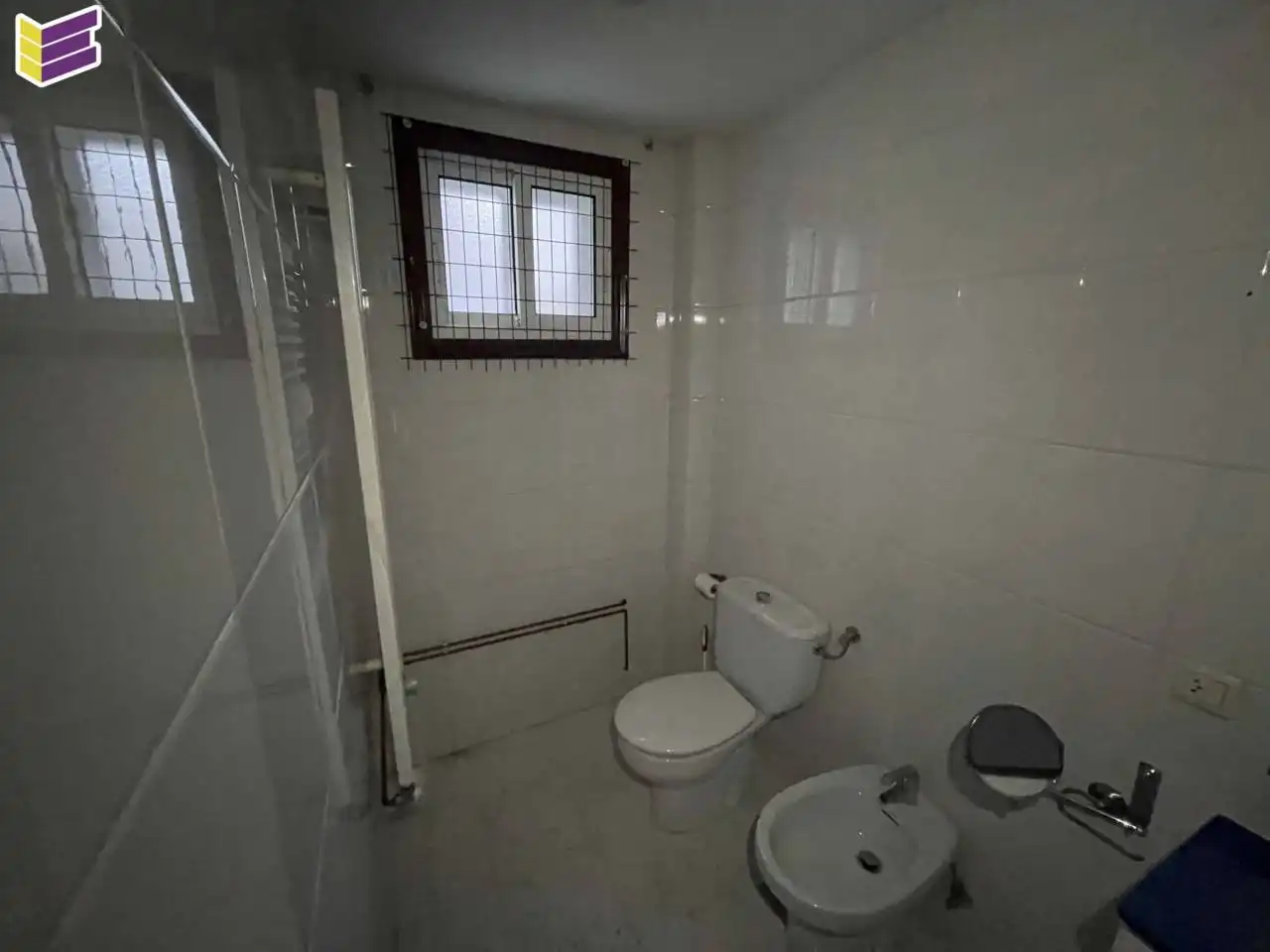 Bathroom of Flat for sale in Vigo   with Heating, Parquet flooring and Terrace