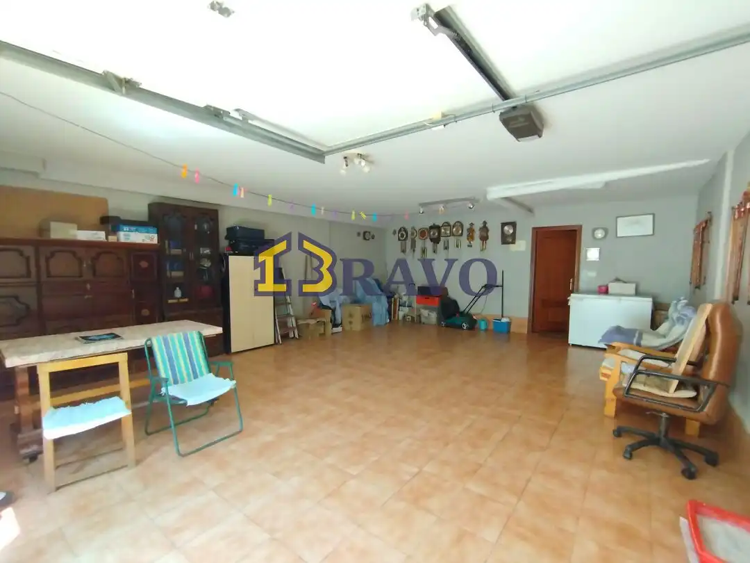 Casa adosada en venta en Medina de Pomar con Calefacción, Jardín privado y Terraza