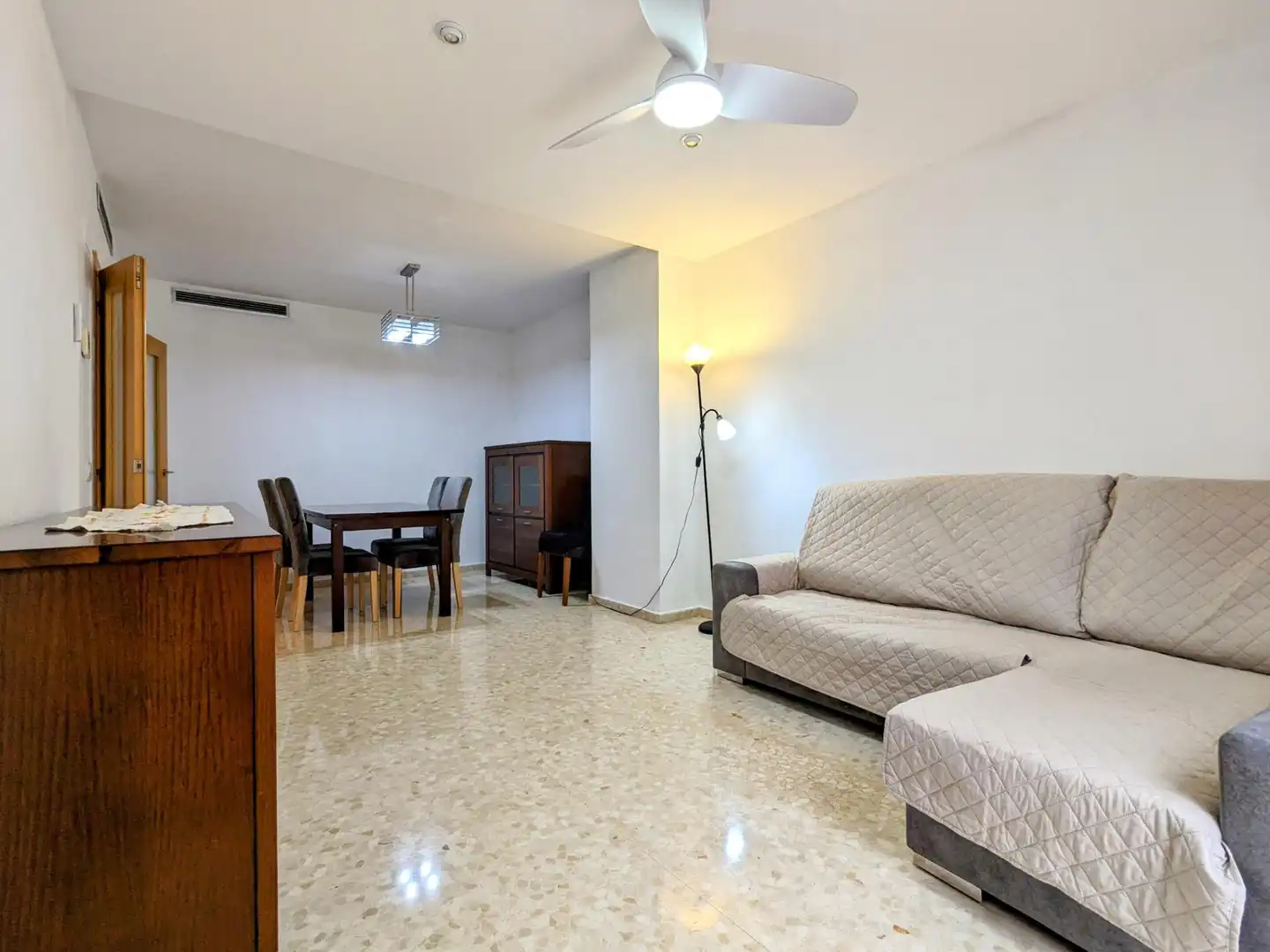 Sala de estar de Piso de alquiler en Rafelbuñol / Rafelbunyol con Aire acondicionado, Calefacción y Amueblado