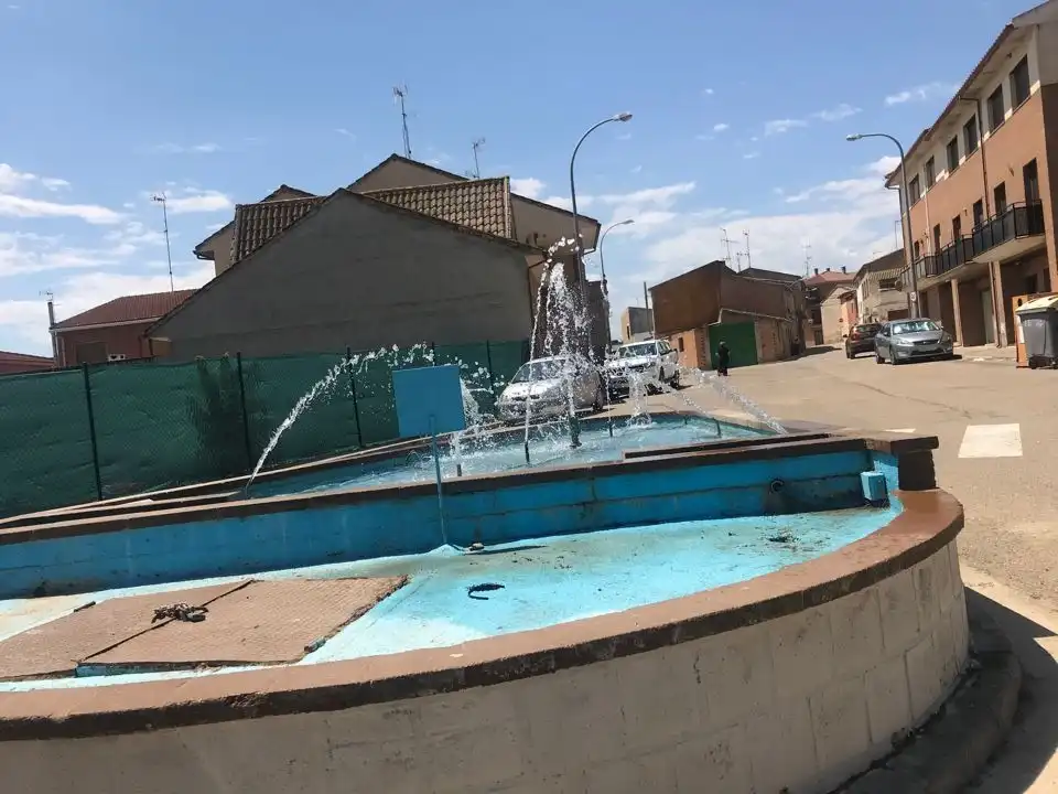 Schwimmbecken von Residential zum Verkauf in Mallén