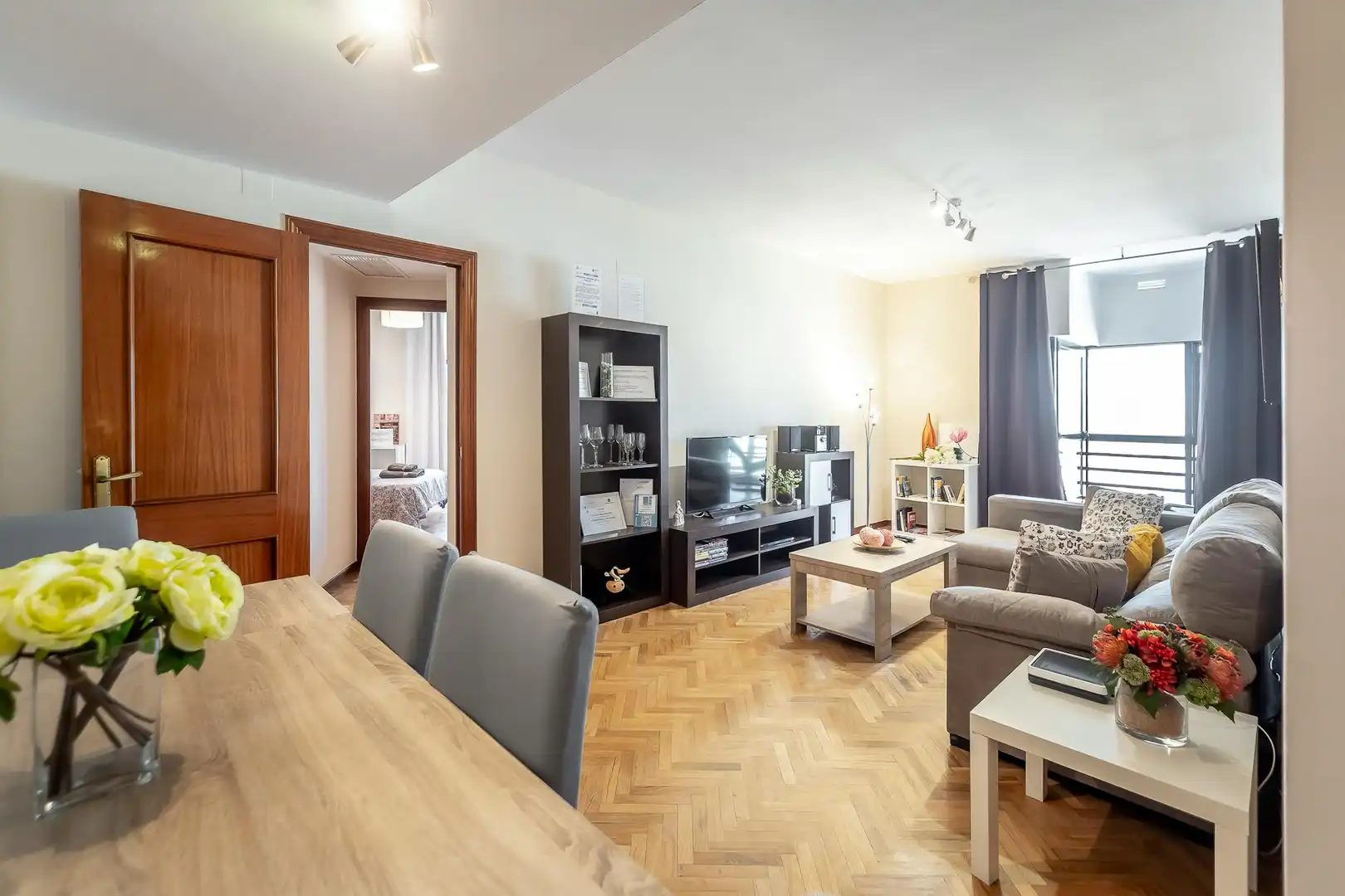 Living room of Flat for rent in Madrid  with Air Conditioner, Heating and Furnished