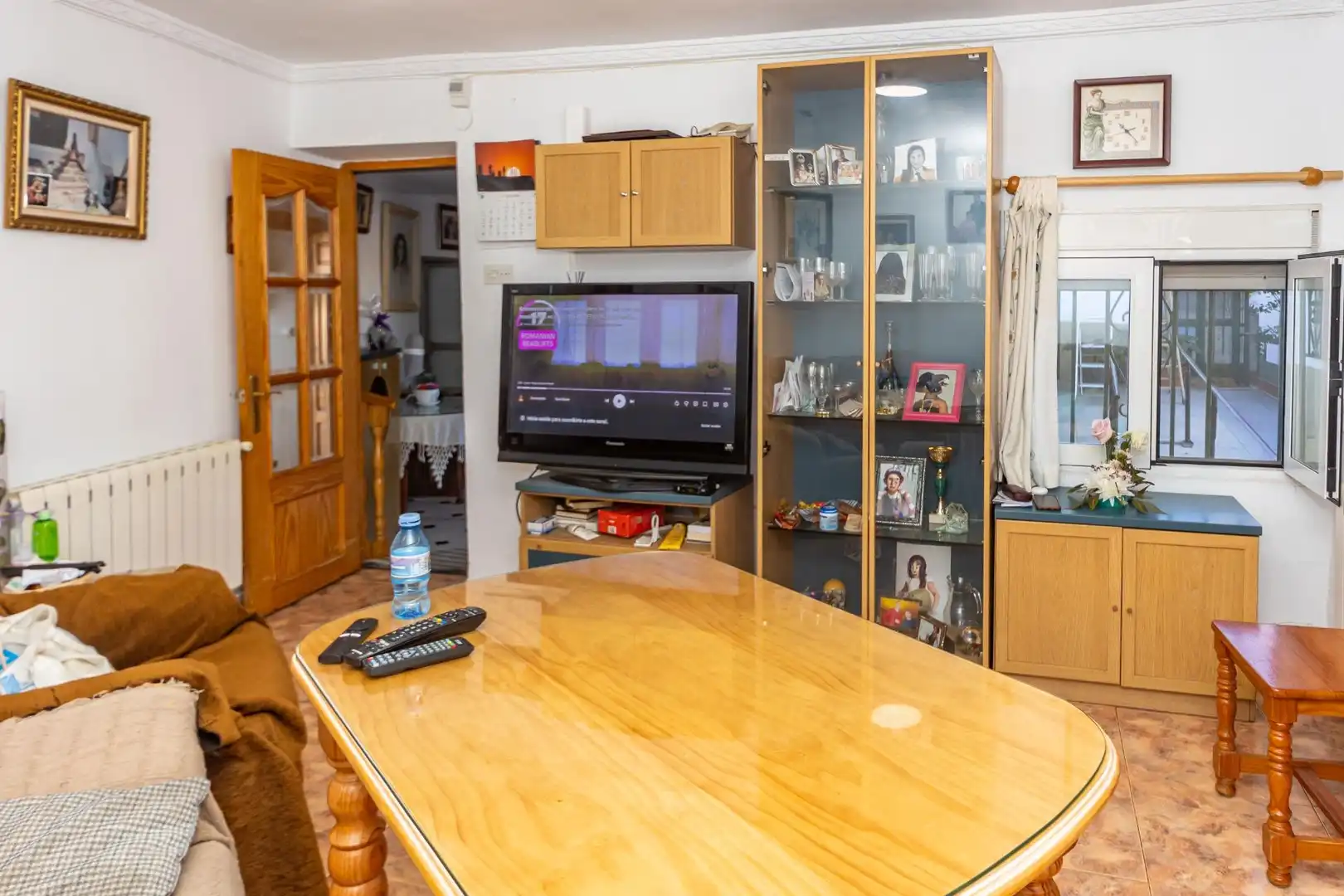 Sala d'estar de Finca rústica en venda en Guadix amb Calefacció, Jardí privat i Traster