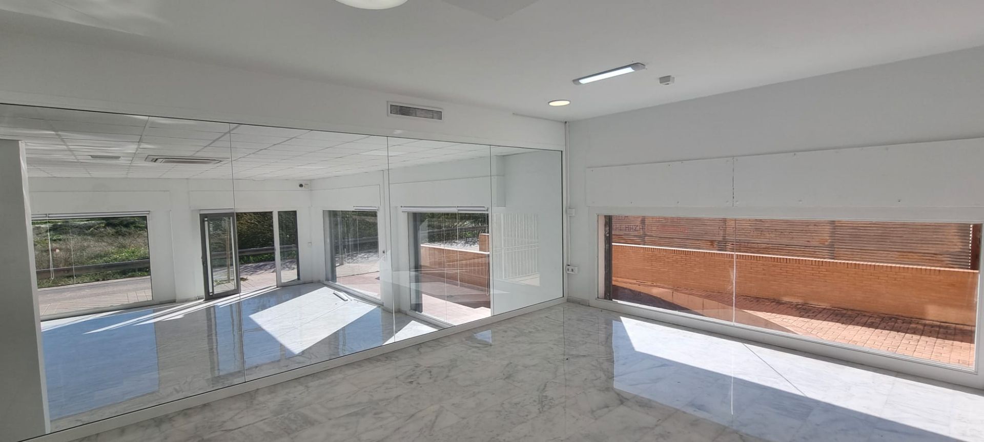 Local de lloguer en Aspe amb Aire condicionat, Calefacció i Terrassa