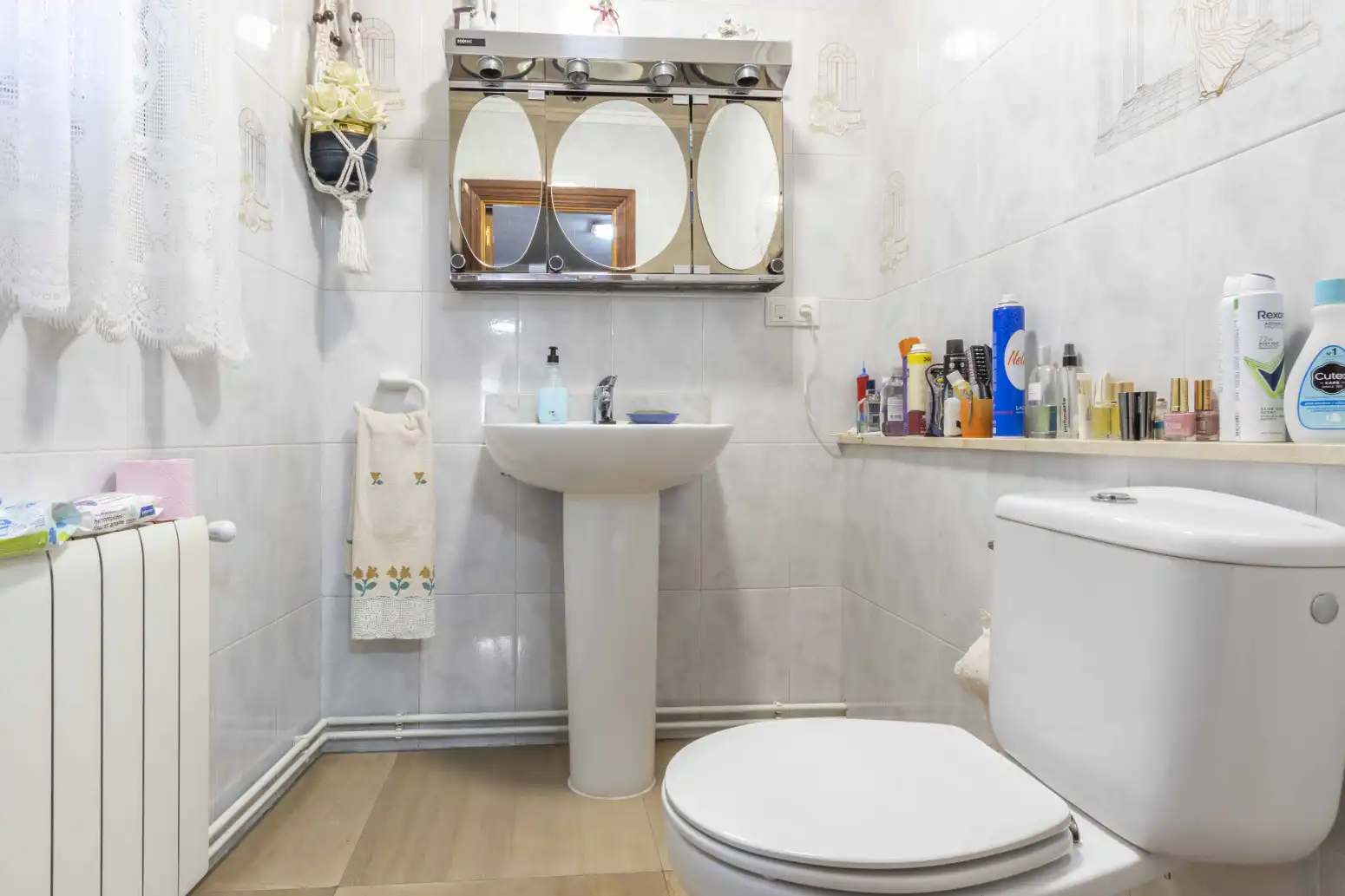 Baño de Casa adosada en venta en Chelva con Calefacción, Terraza y Trastero