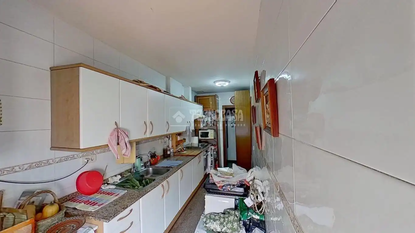 Cocina de Piso en venta en Manresa con Terraza, Trastero y Amueblado
