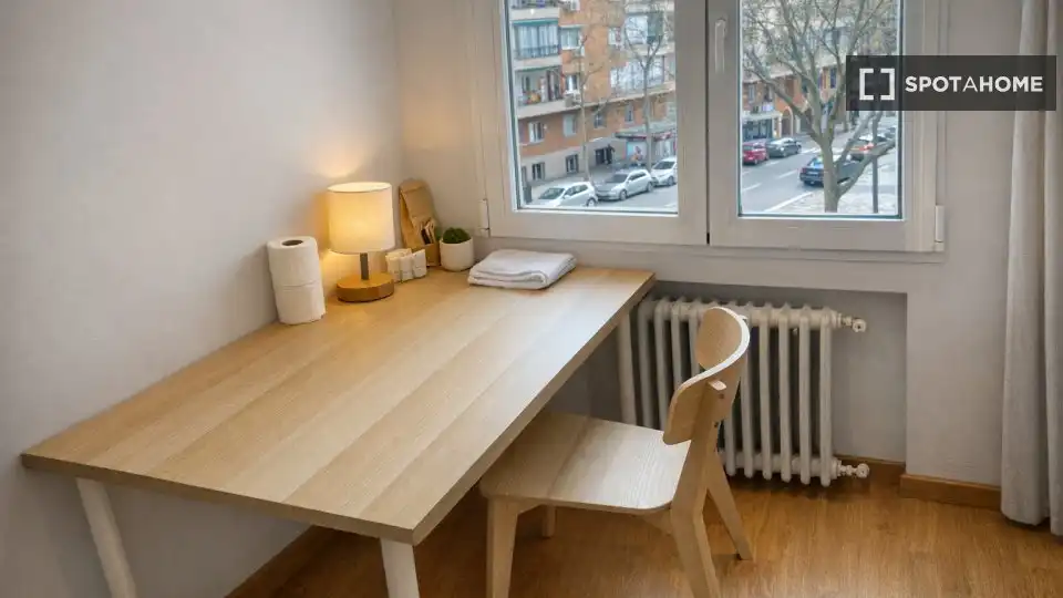 Bedroom of Flat for rent in Madrid  with Air Conditioner, Heating and Furnished