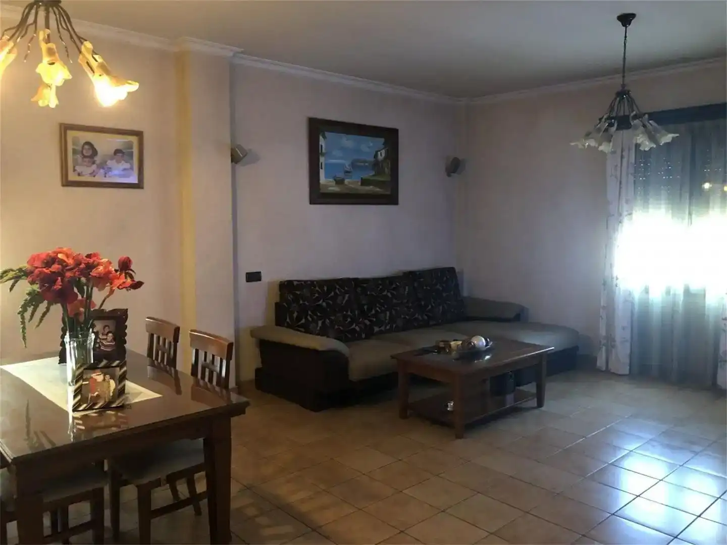 Sala d'estar de Casa adosada en venda en Gibraleón amb Aire condicionat i Moblat