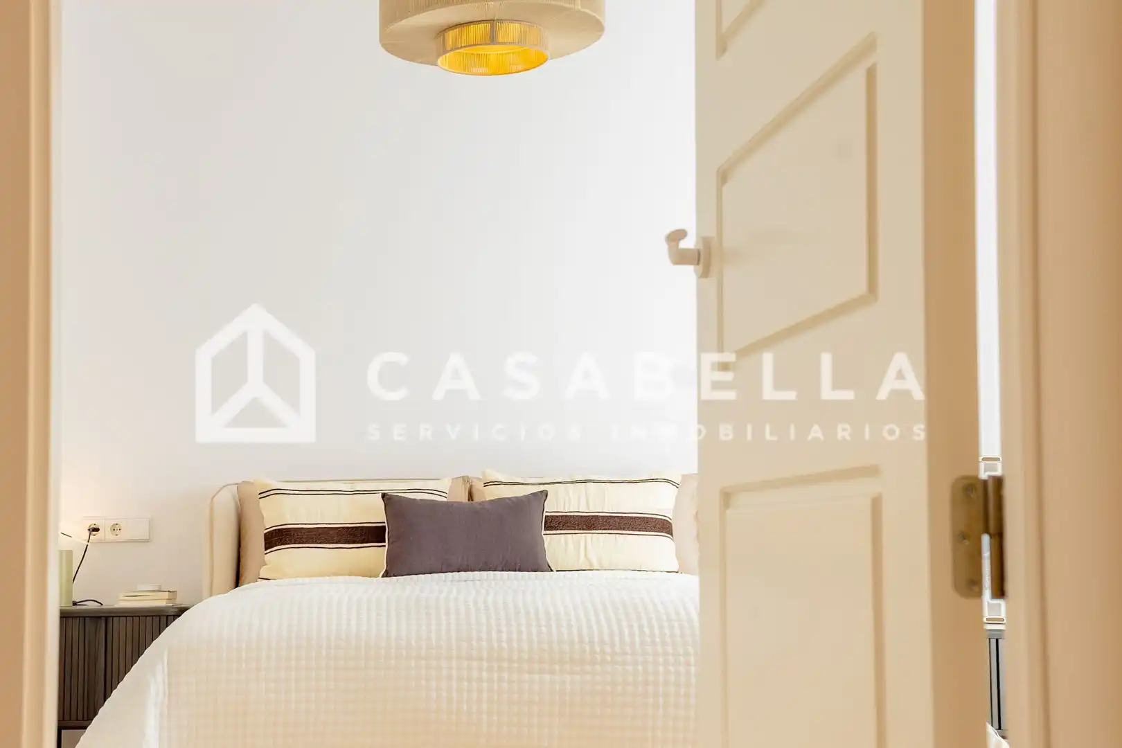 Bedroom of Flat for sale in Valencia  with Air Conditioner, Heating and Terrace