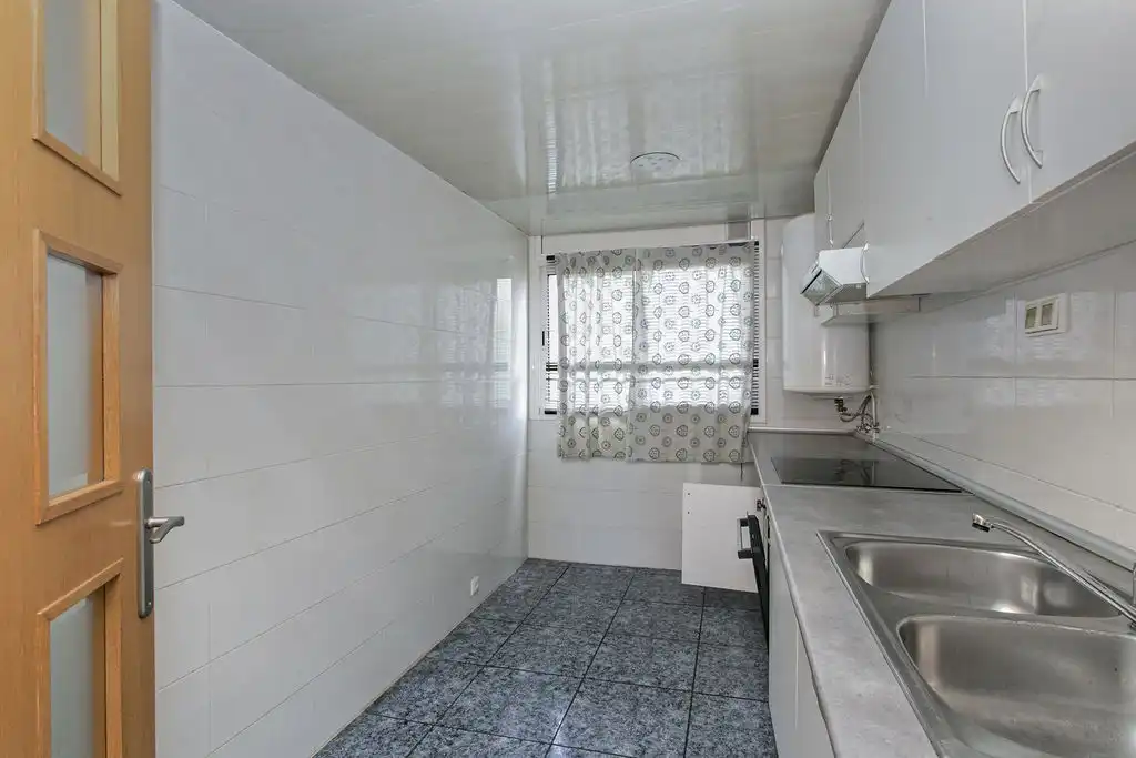 Cocina de Piso en venta en Santa Perpètua de Mogoda