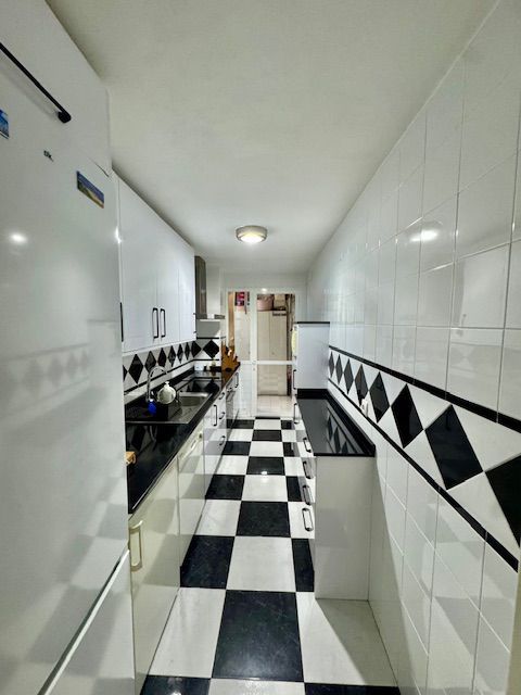 Cocina de Piso en venta en  Sevilla Capital con Aire acondicionado