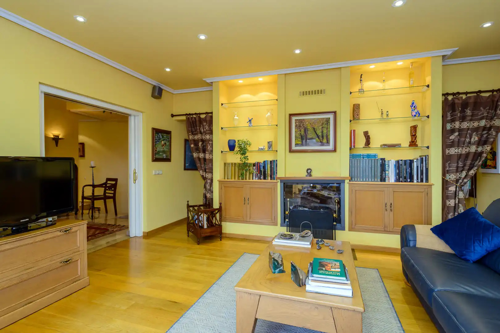 Sala de estar de Casa o chalet en venta en Oviedo  con Calefacción, Jardín privado y Parquet