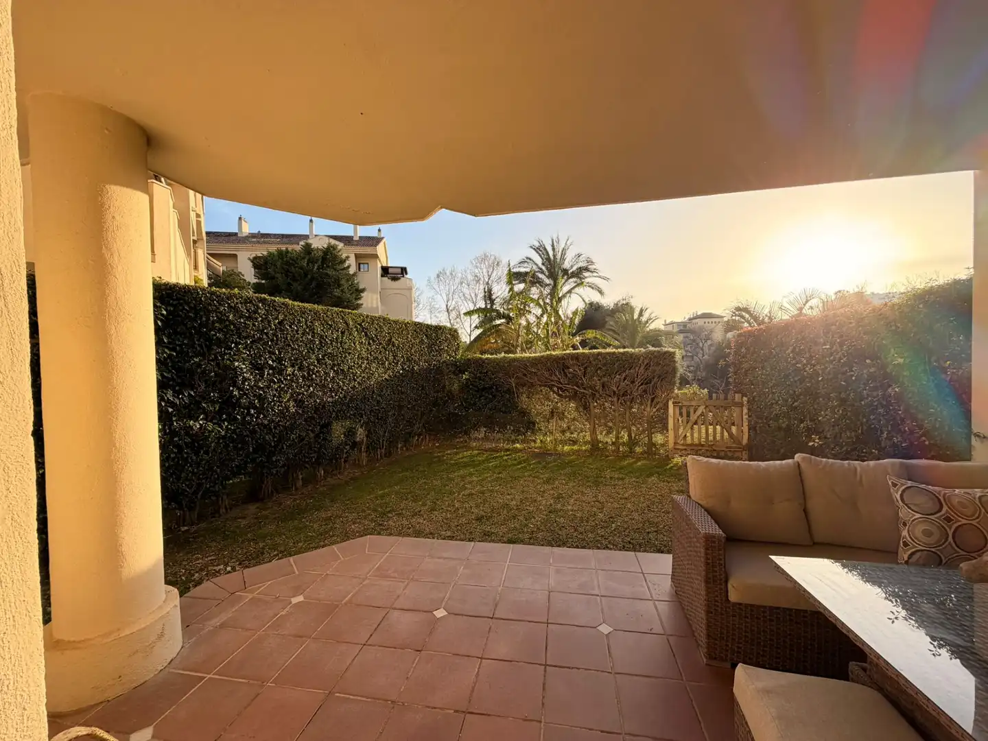 Jardí de Pis de lloguer en Marbella amb Aire condicionat, Terrassa i Moblat