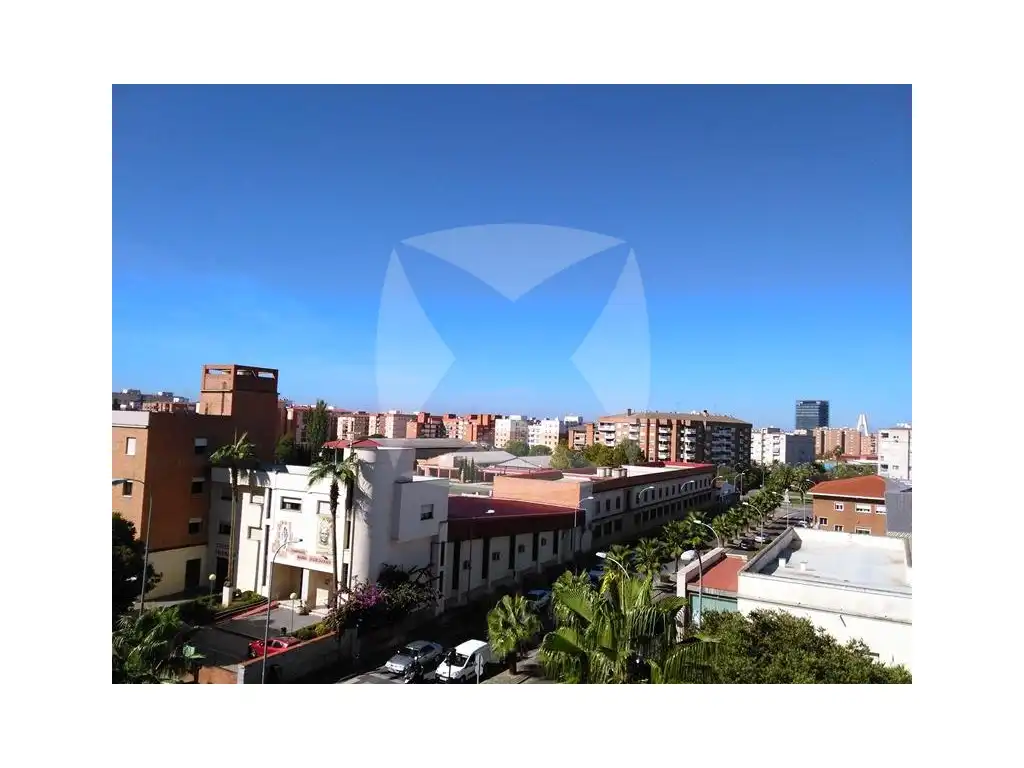 Vista exterior de Piso en venta en Badajoz con Aire acondicionado, Terraza y Balcón