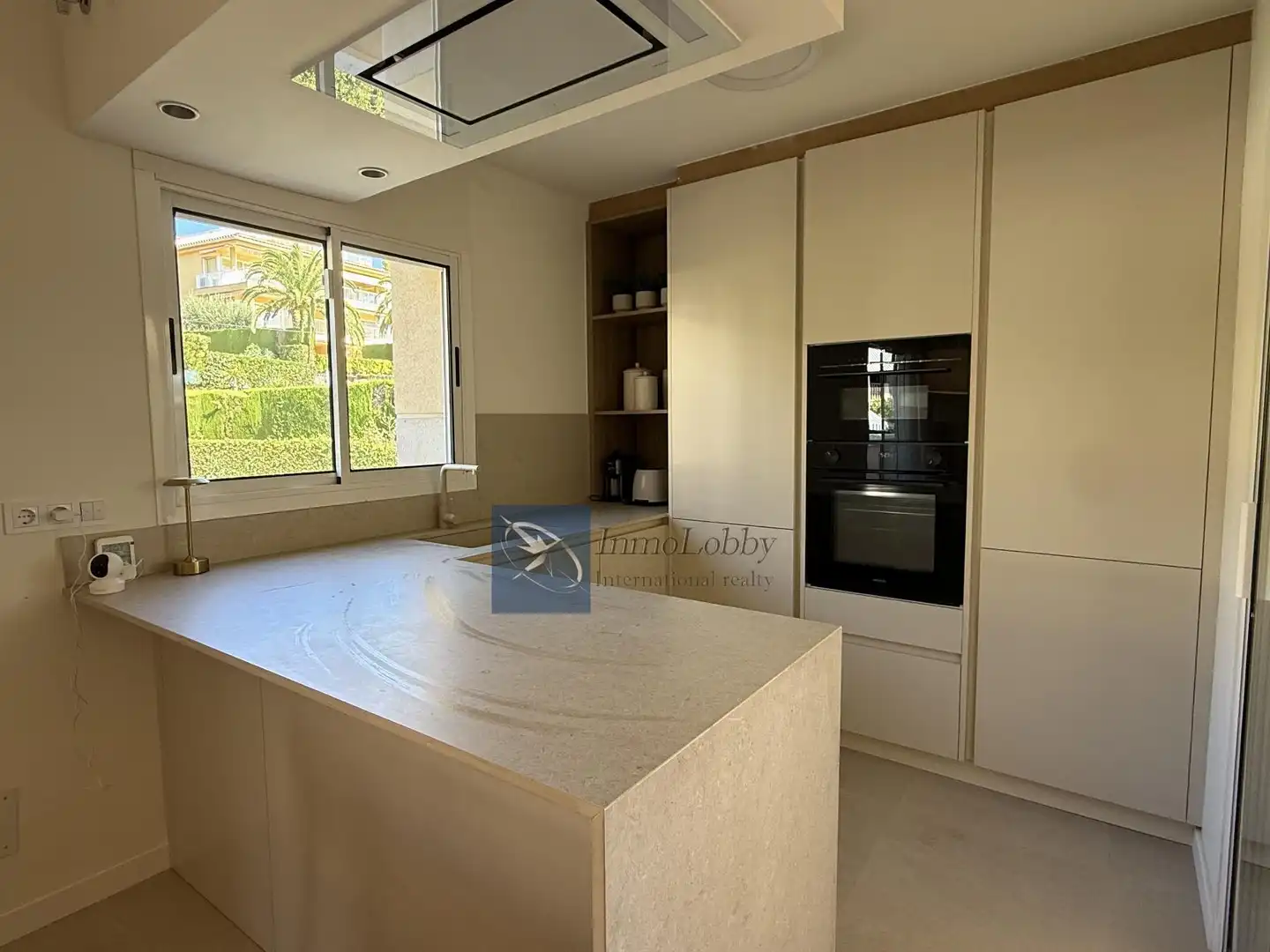 Cuina de Apartament de lloguer en Castell d'Aro, Platja d'Aro i s'Agaró amb Aire condicionat, Calefacció i Terrassa