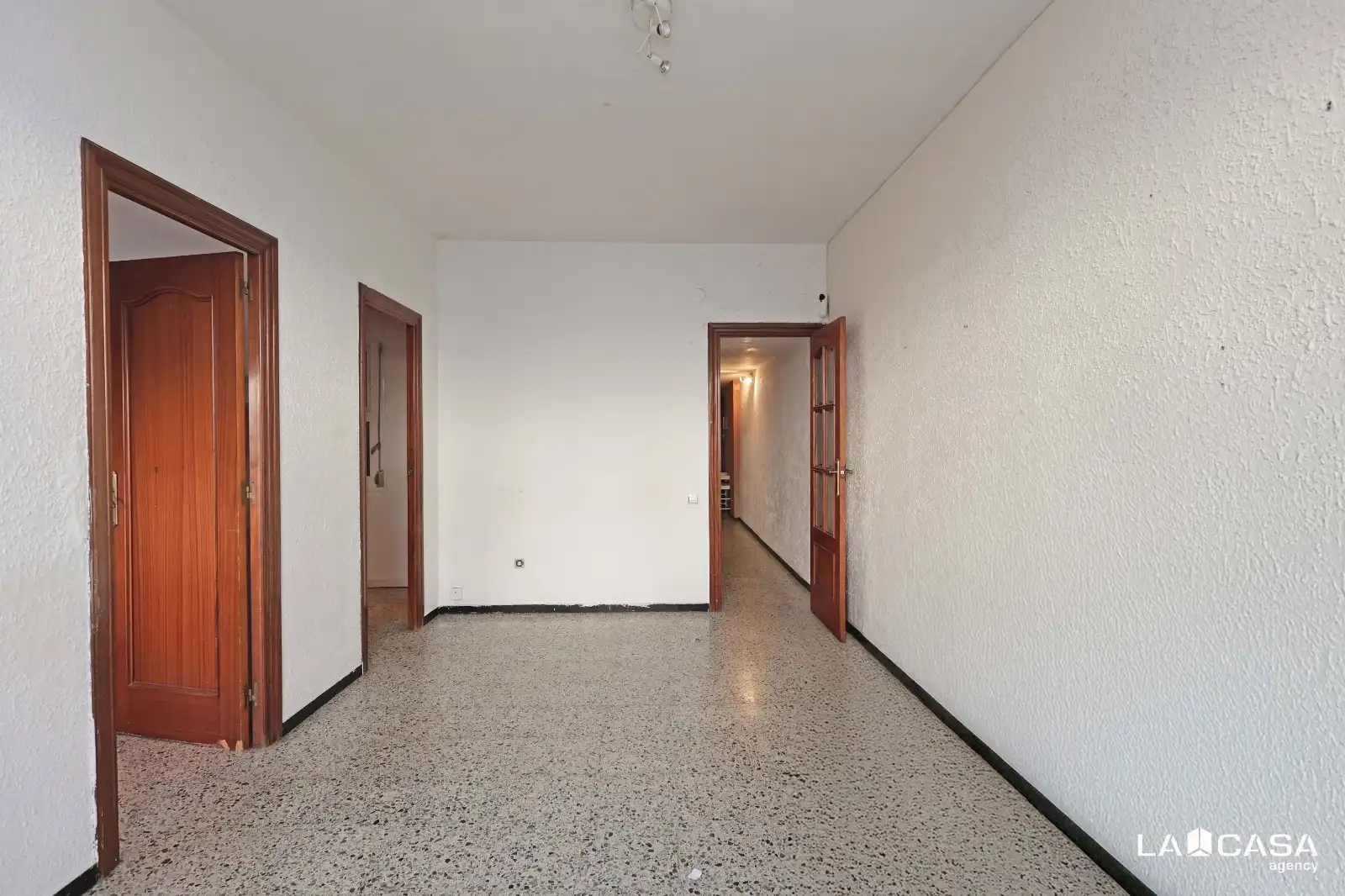 Piso en venta en L'Hospitalet de Llobregat con Balcón